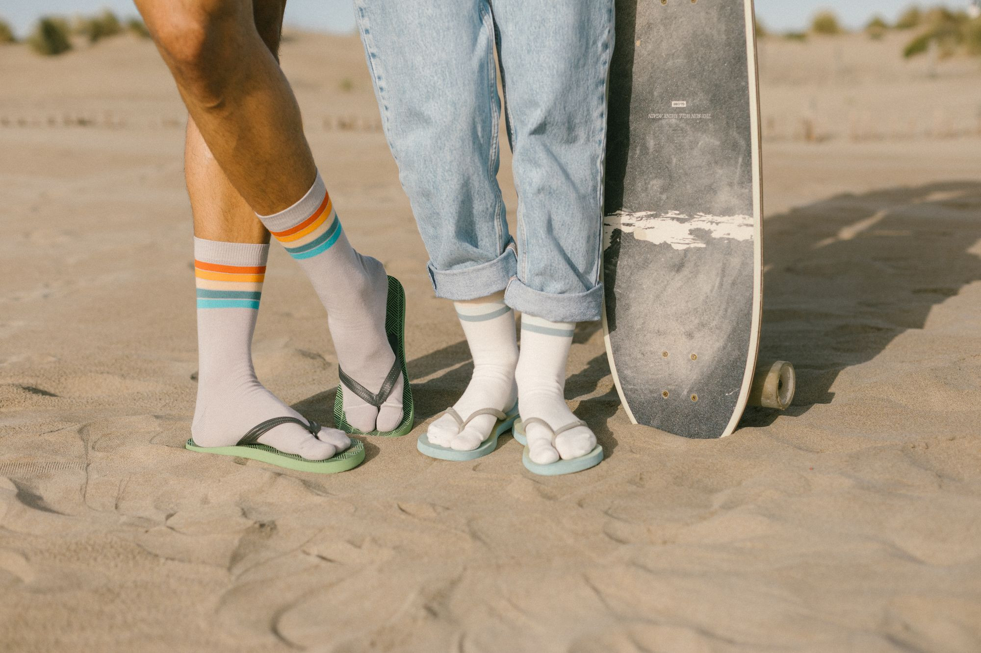 Confort, style rétro et fabrication française : les chaussettes à doigts qui donnent envie de prolonger l’été.